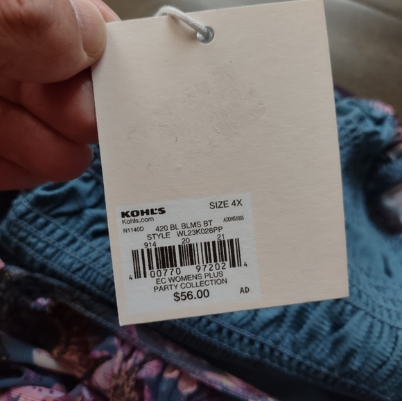 LC Lauren Conrad Smocked Floral Print Top NWT - Picture 4 of 15